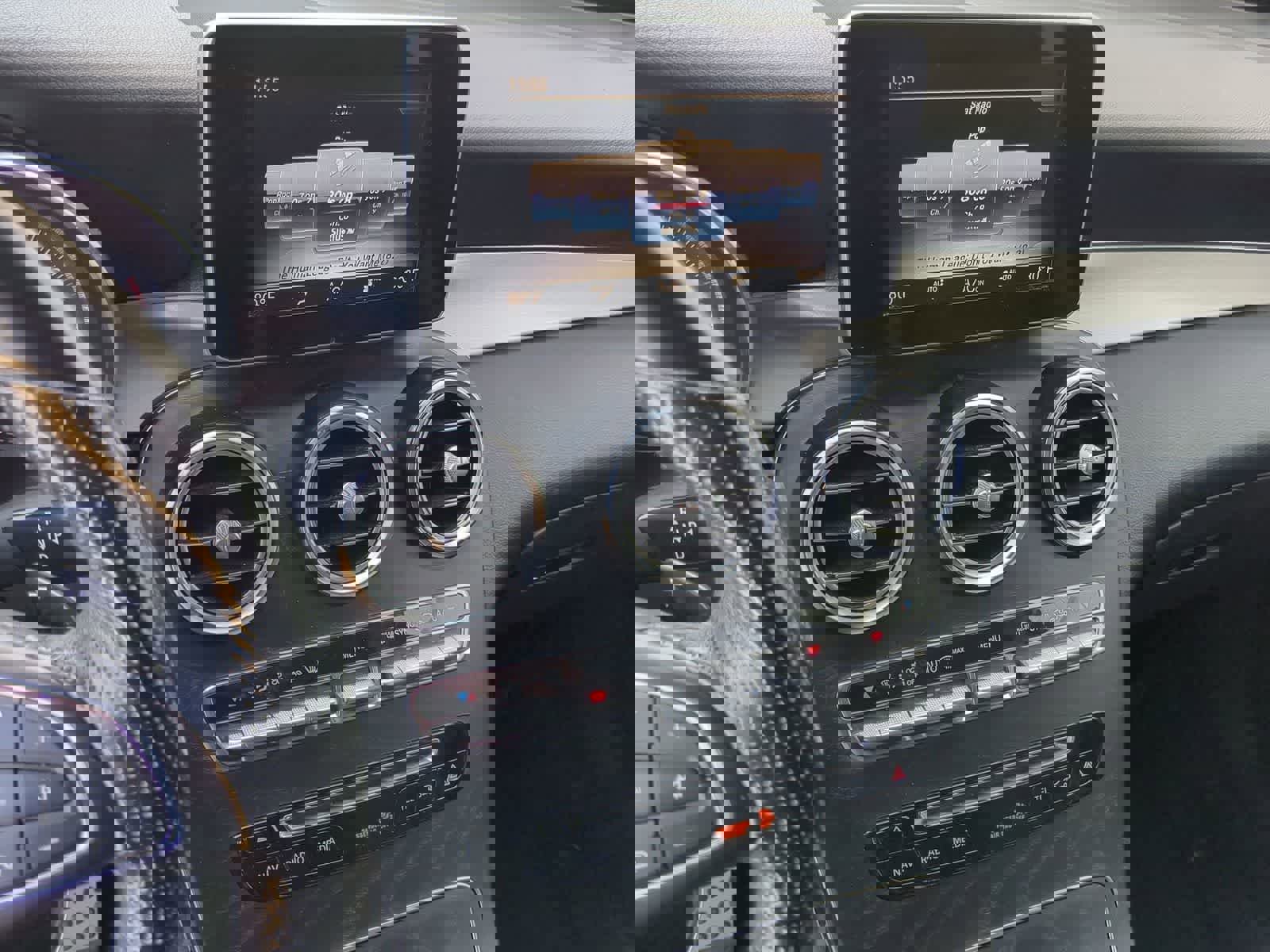 Used 2019 Mercedes-Benz GLC 300 4MATIC image 26