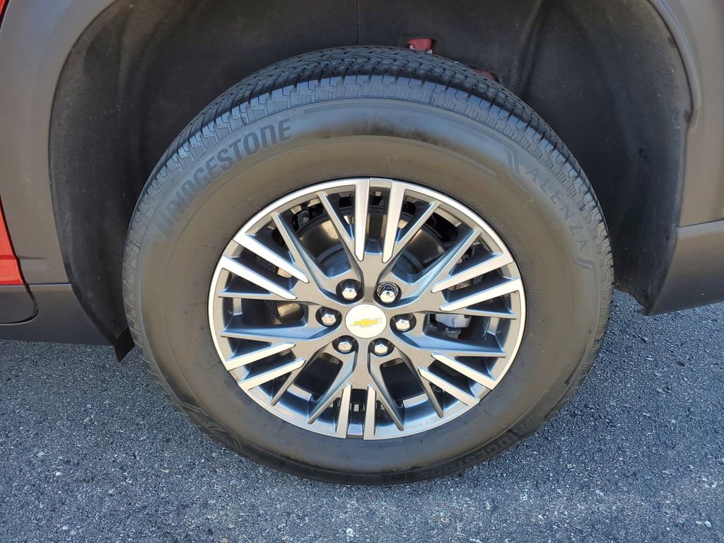 Used 2024 Chevrolet Traverse LT w/ LPO, Floor Liner Package FWD image 33