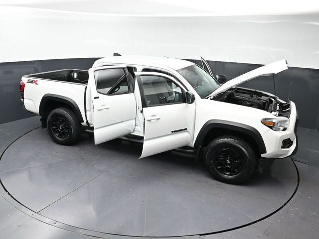 Used 2023 Toyota Tacoma SR5 AWD/4WD image 32