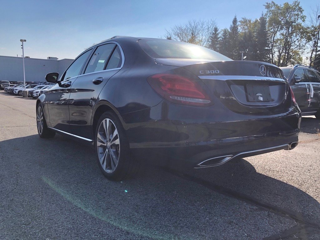 Used 2015 Mercedes-Benz C 300 4MATIC Sedan image 4