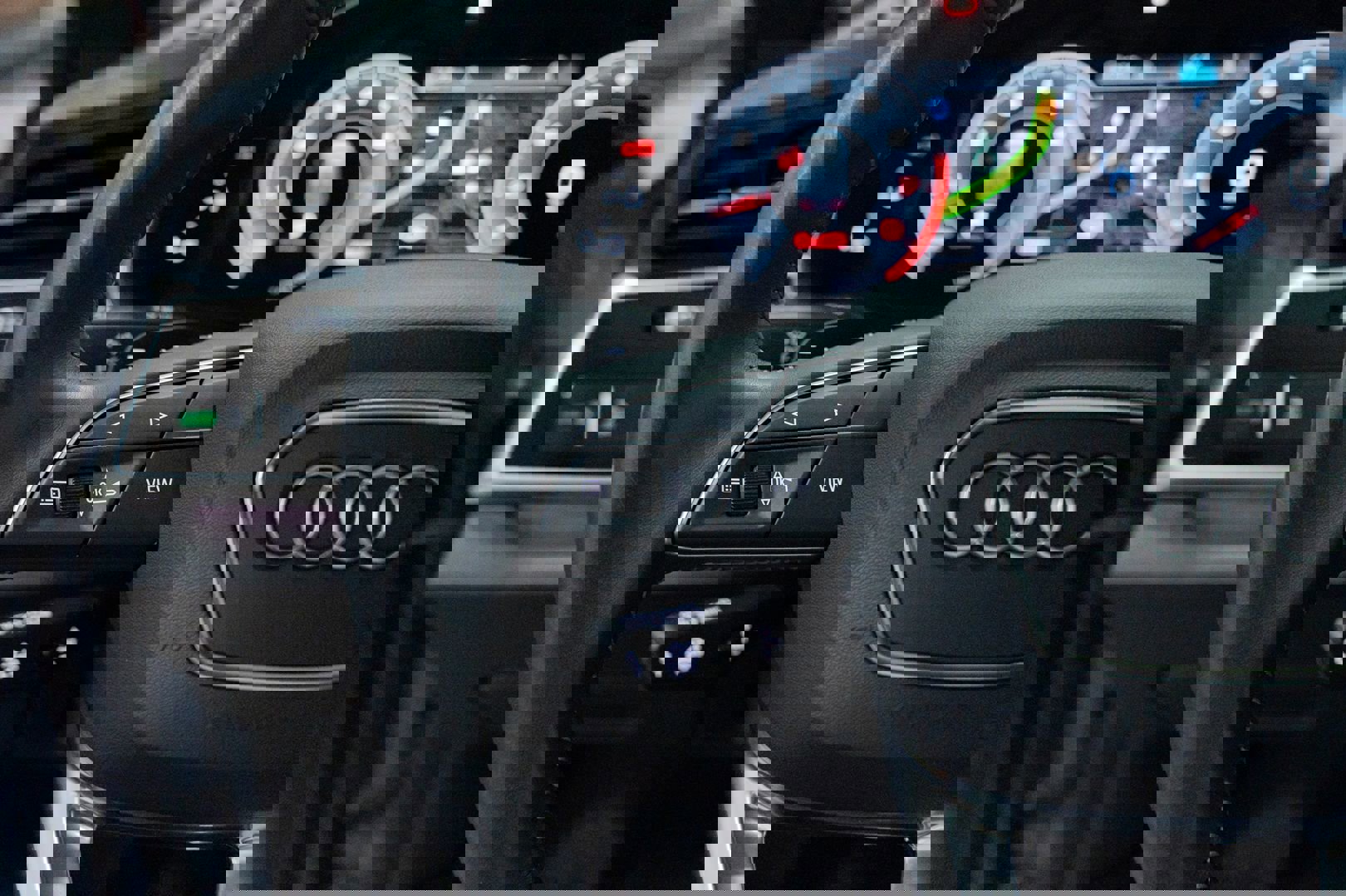 Used 2019 Audi Q8 Prestige w/ Towing Package image 33