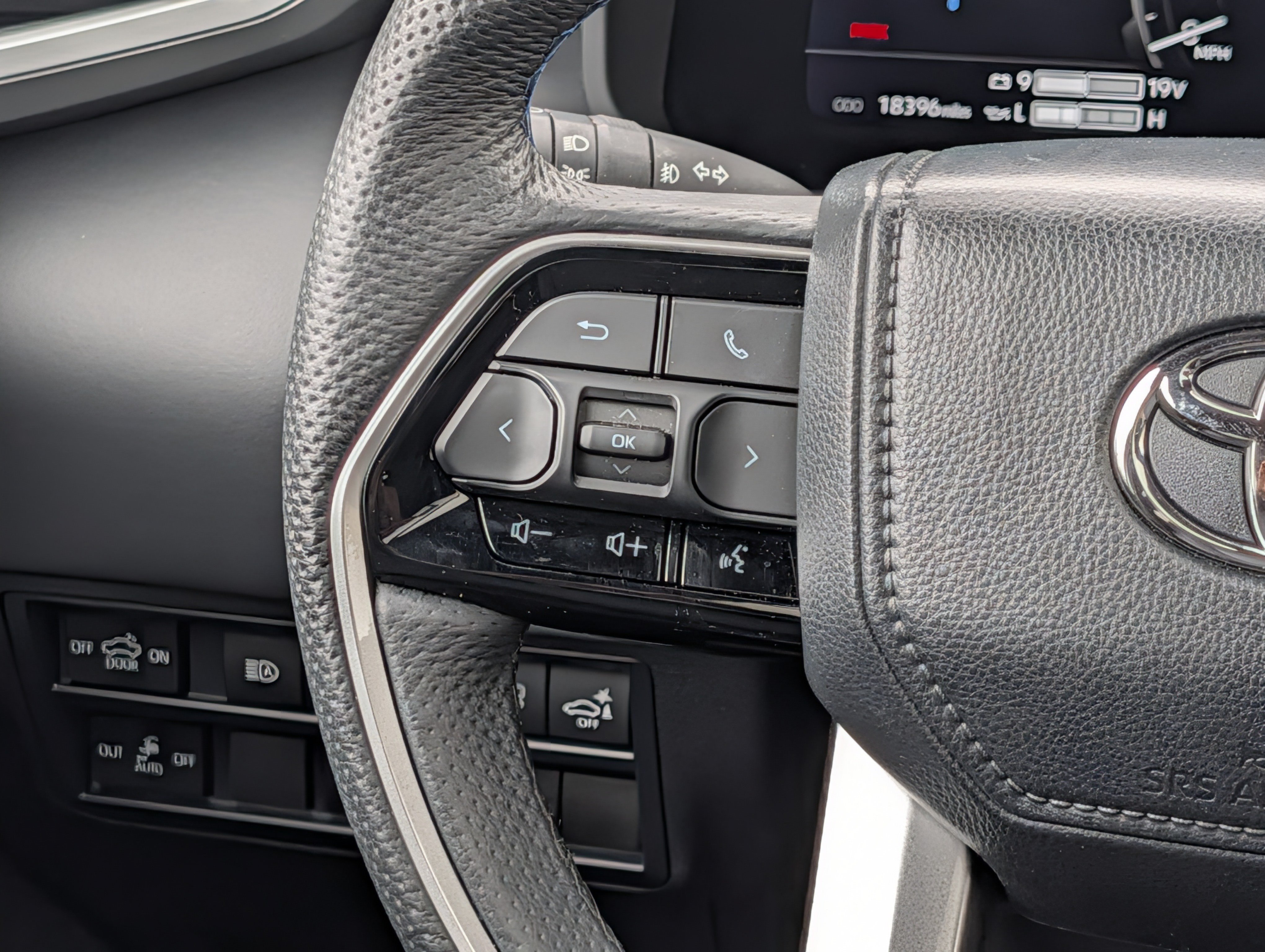 Used 2024 Toyota Tundra Platinum AWD/4WD image 20