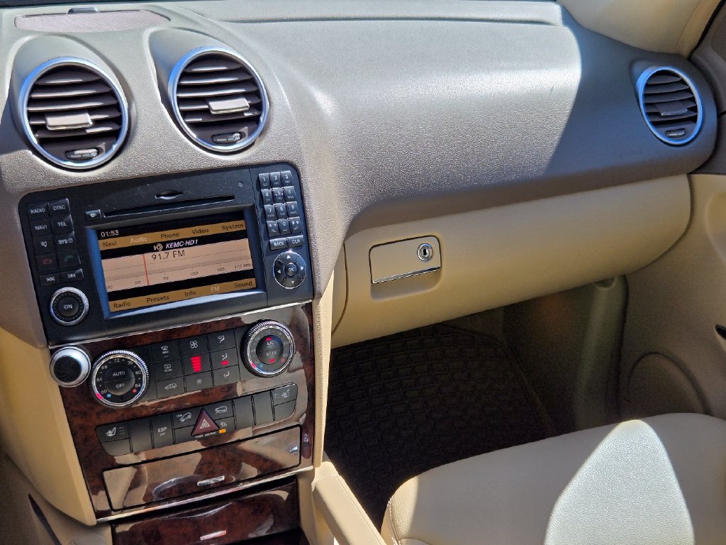 Used 2010 Mercedes-Benz ML 350 BlueTEC 4MATIC image 29