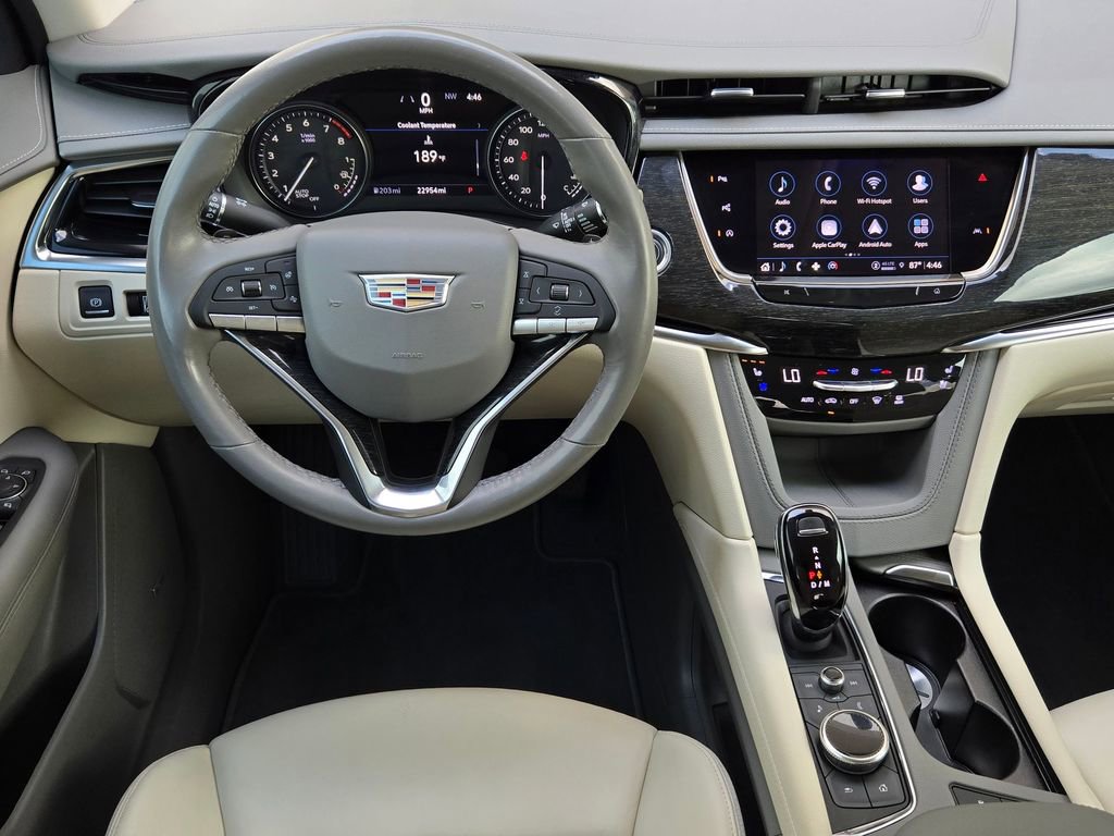 Used 2022 Cadillac XT6 Premium Luxury w/ Technology Package image 14