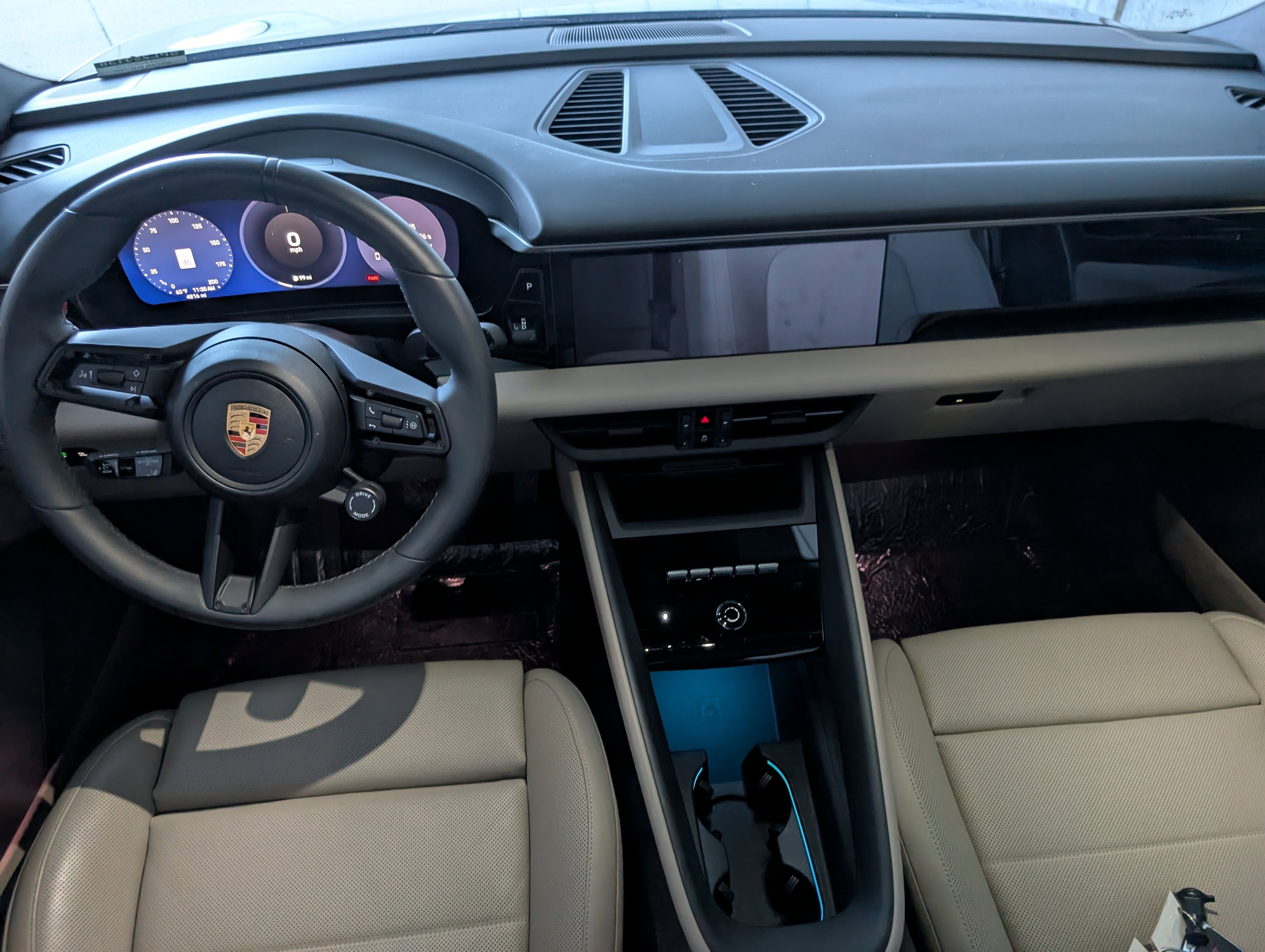 Used 2025 Porsche Macan Electric image 6