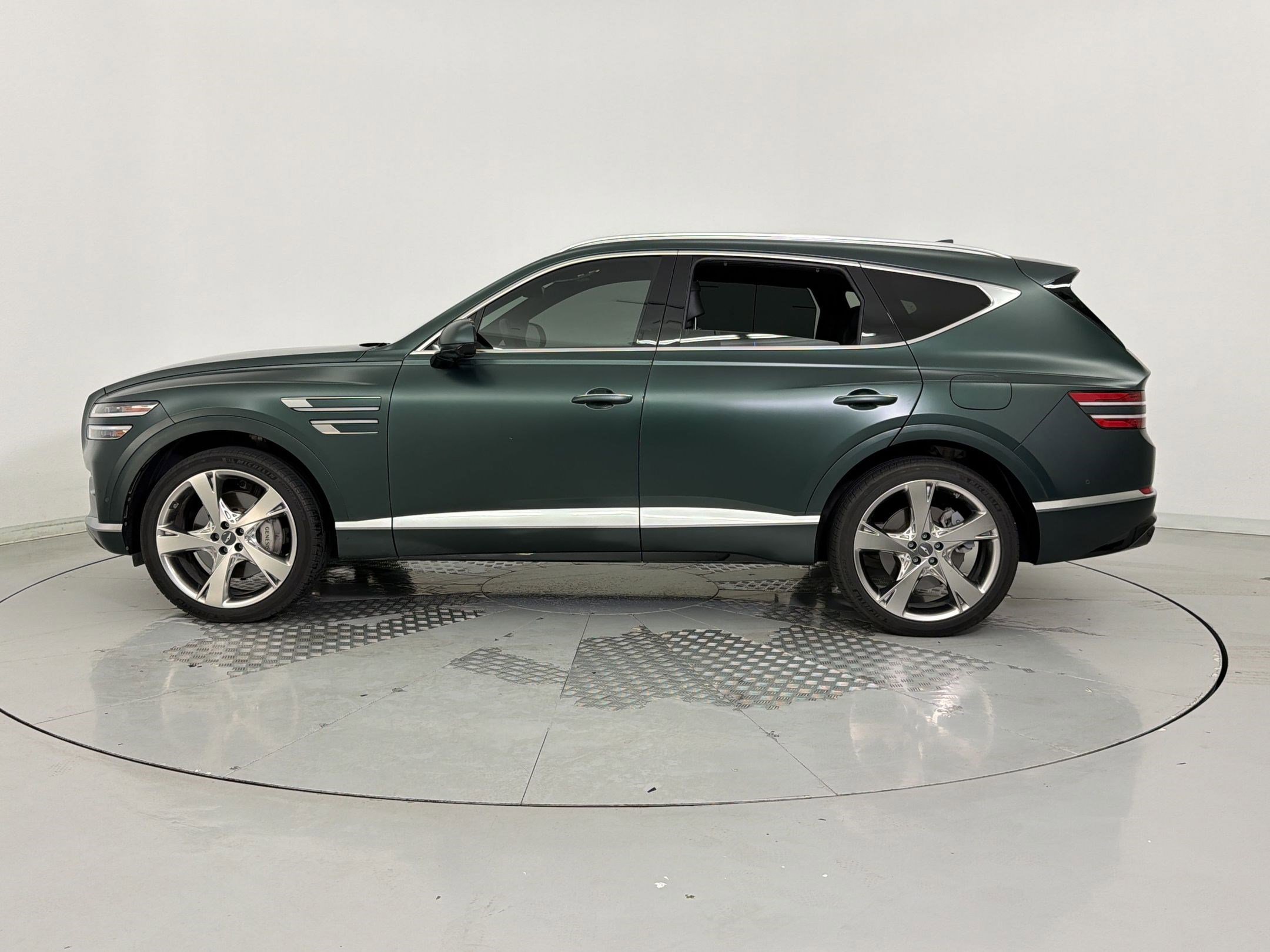 Used 2023 Genesis GV80 3.5T w/ Prestige Matte Package AWD/4WD image 2