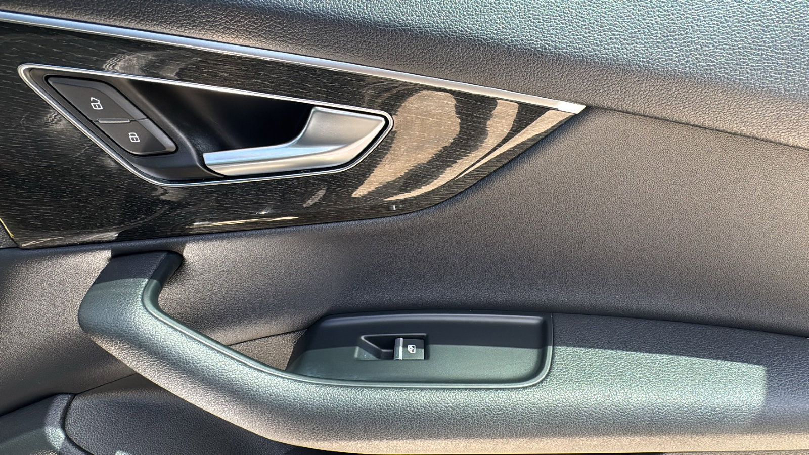 Used 2020 Audi Q7 3.0T Premium Plus w/ Premium Plus Package image 31