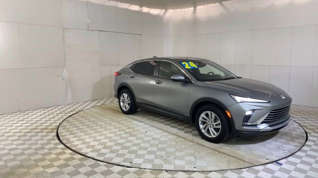 Used 2024 Buick Envista Preferred w/ Convenience I Package image 2