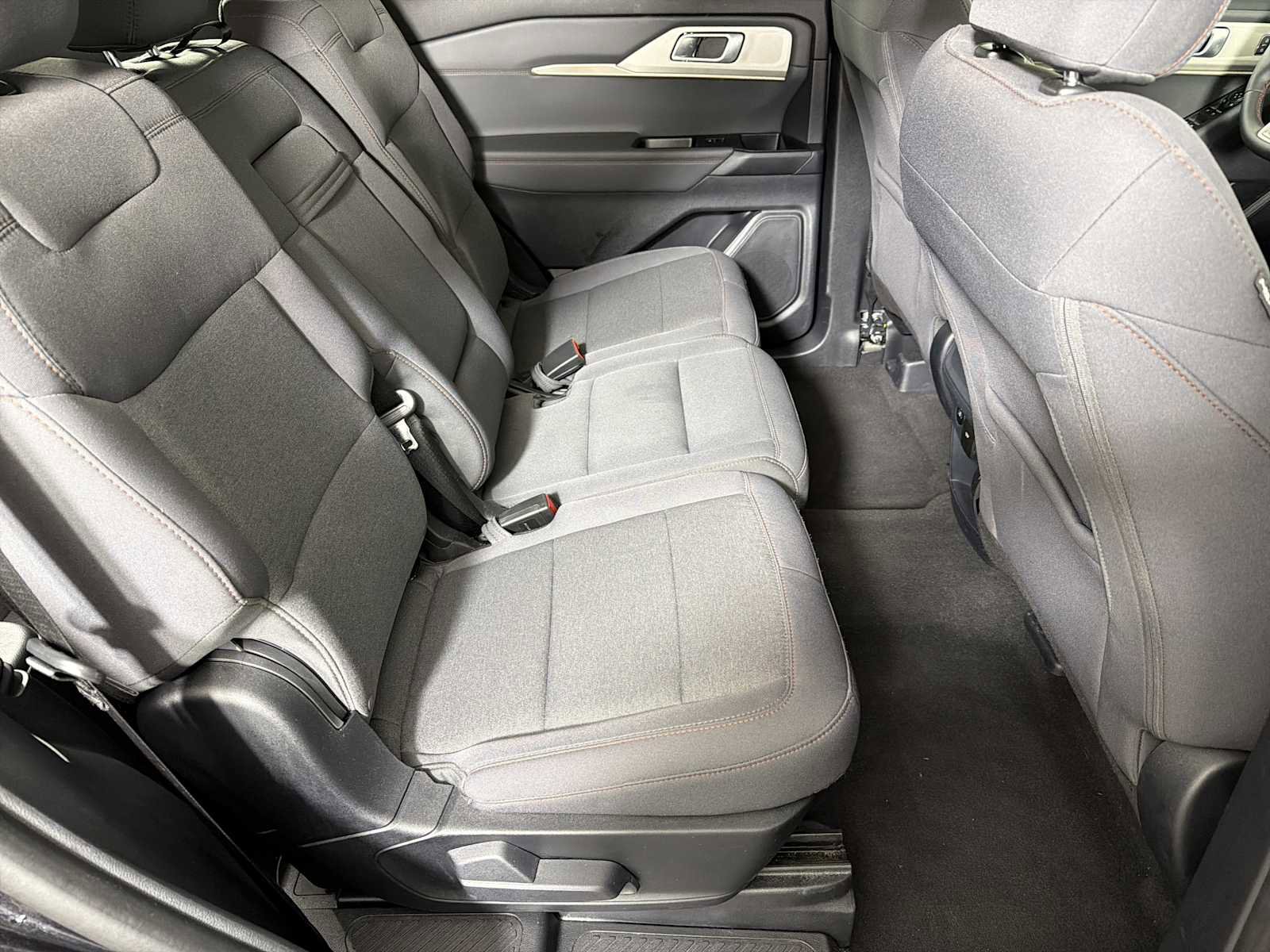 Used 2025 Ford Explorer Active image 28