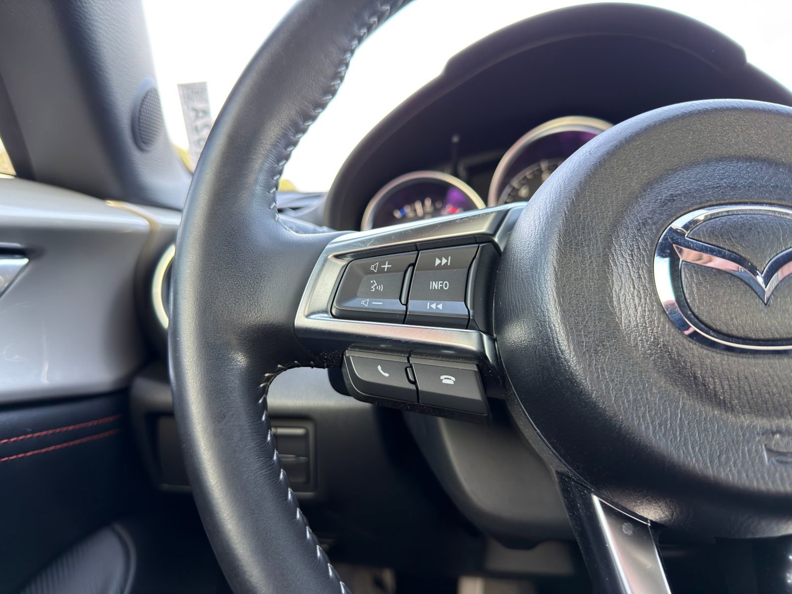 Used 2023 MAZDA MX-5 Miata Grand Touring w/ Weather Package image 16