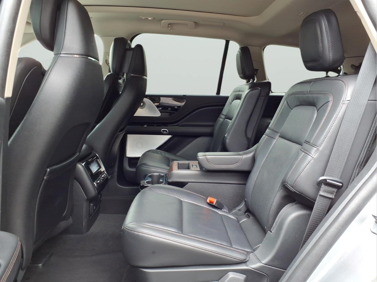 Used 2024 Lincoln Aviator Reserve w/ Equipment Group 201A AWD/4WD image 9