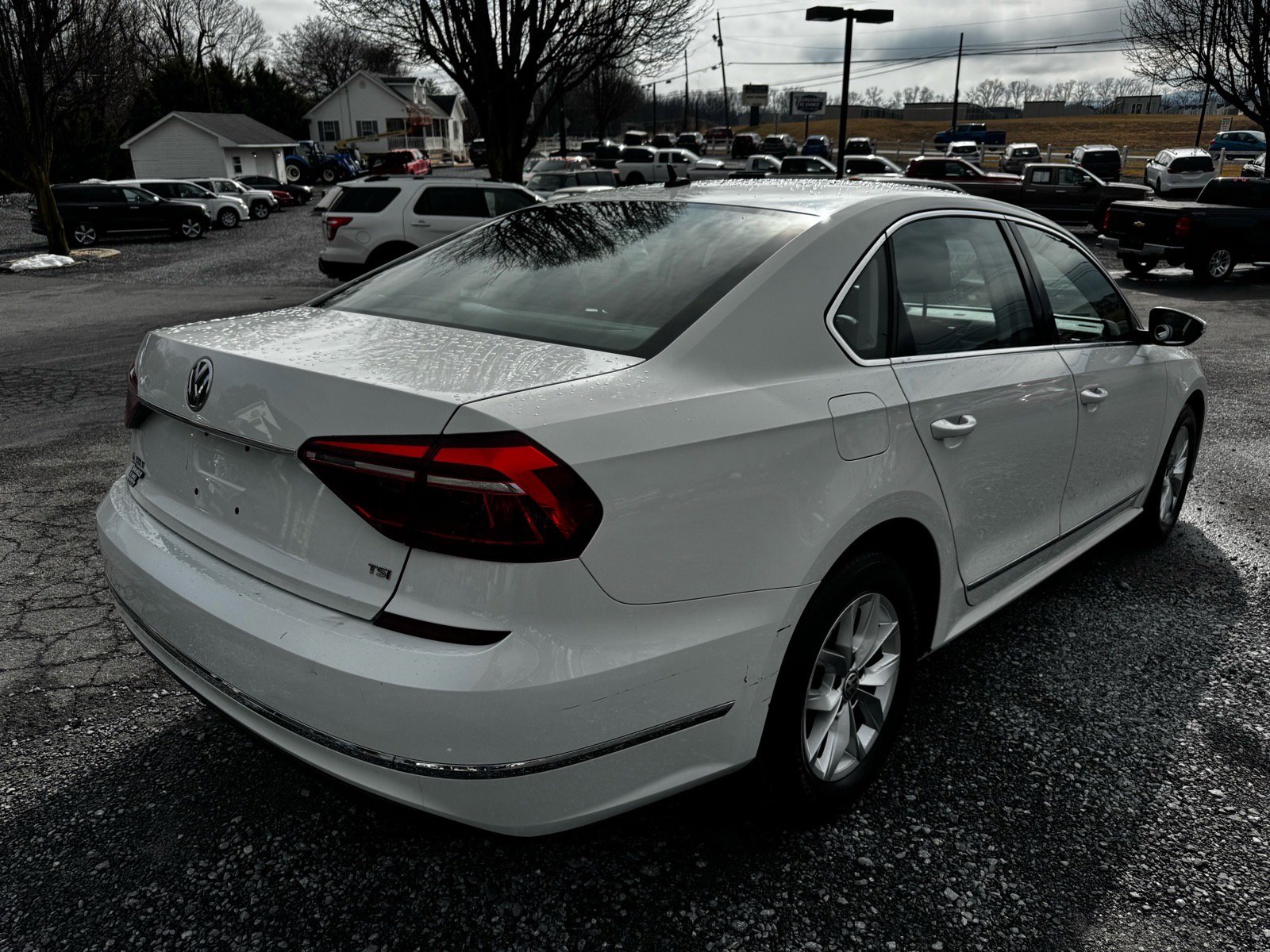 Used 2017 Volkswagen Passat 1.8T S FWD image 5
