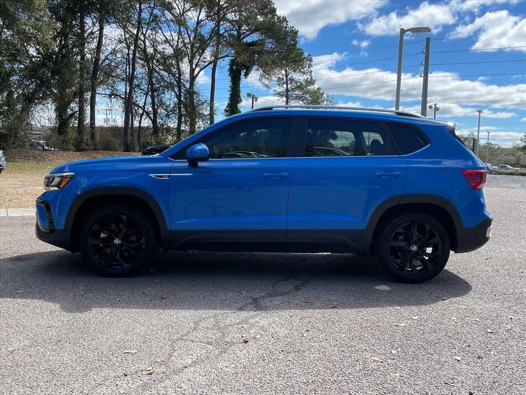 Used 2023 Volkswagen Taos SE w/ Panoramic Sunroof Package image 26