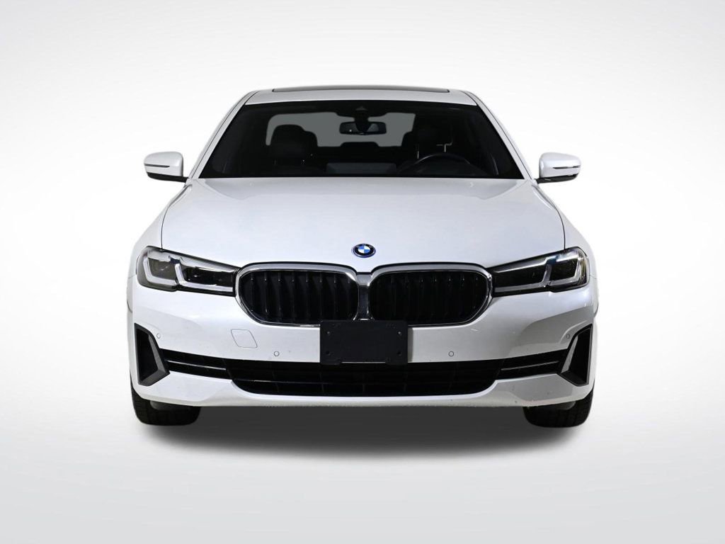Used 2023 BMW 530e xDrive w/ Premium Package image 8