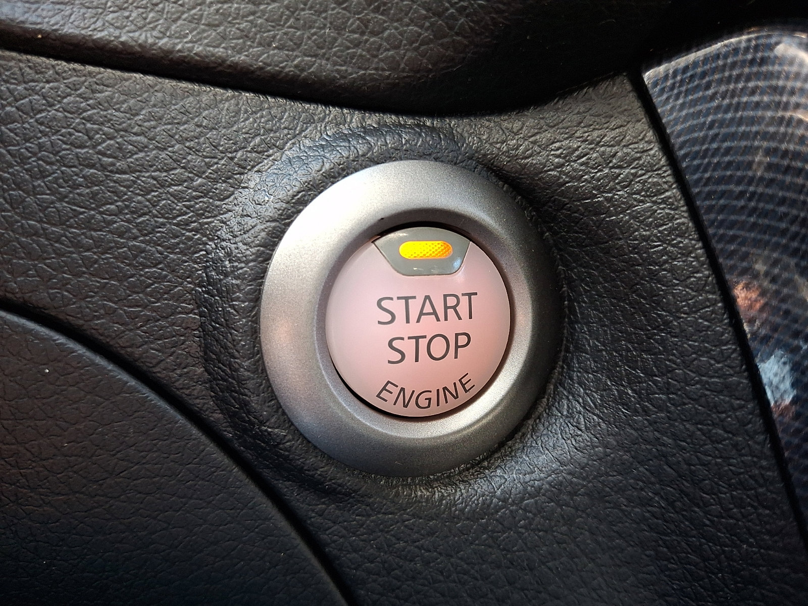 Used 2019 Nissan Sentra SR FWD image 22