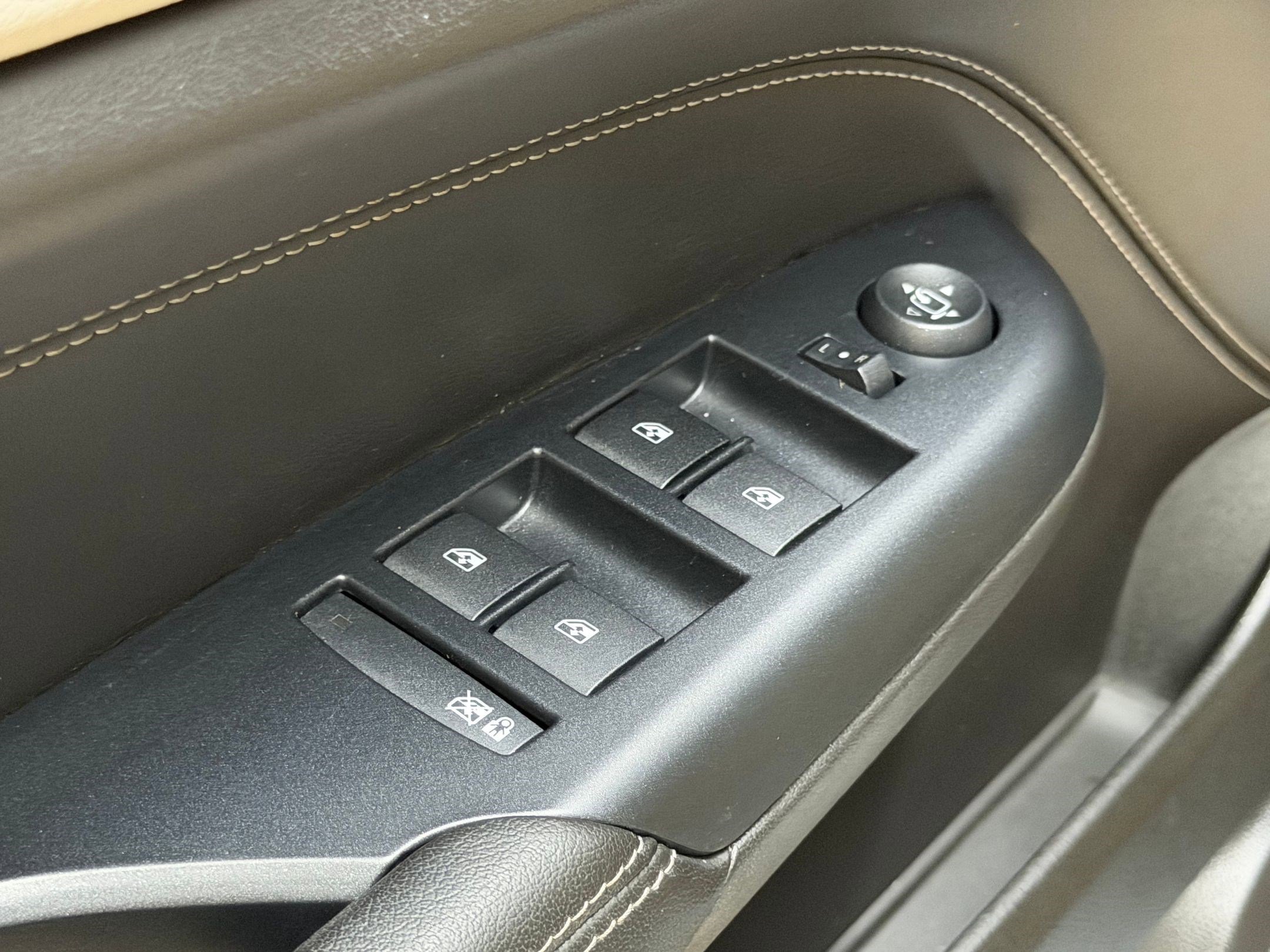 Used 2013 Cadillac SRX Performance w/ Driver Awareness Package image 25