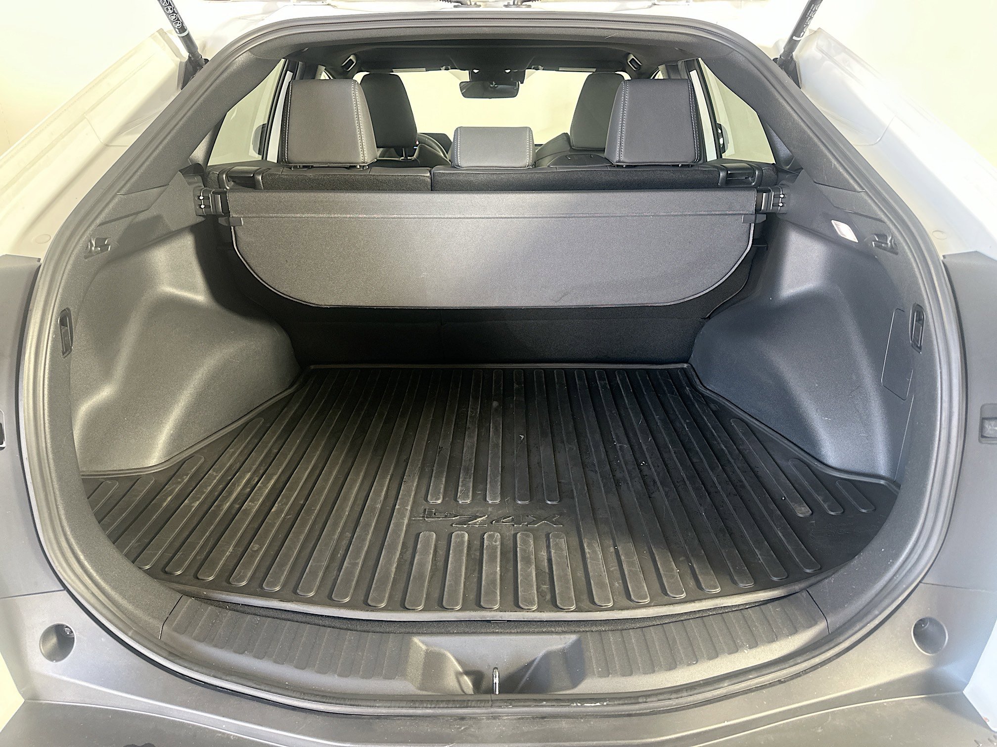 Used 2023 Toyota bZ4X XLE w/ Weather Package FWD image 30