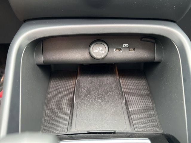Certified 2023 Volvo XC40 Recharge Plus AWD/4WD image 38