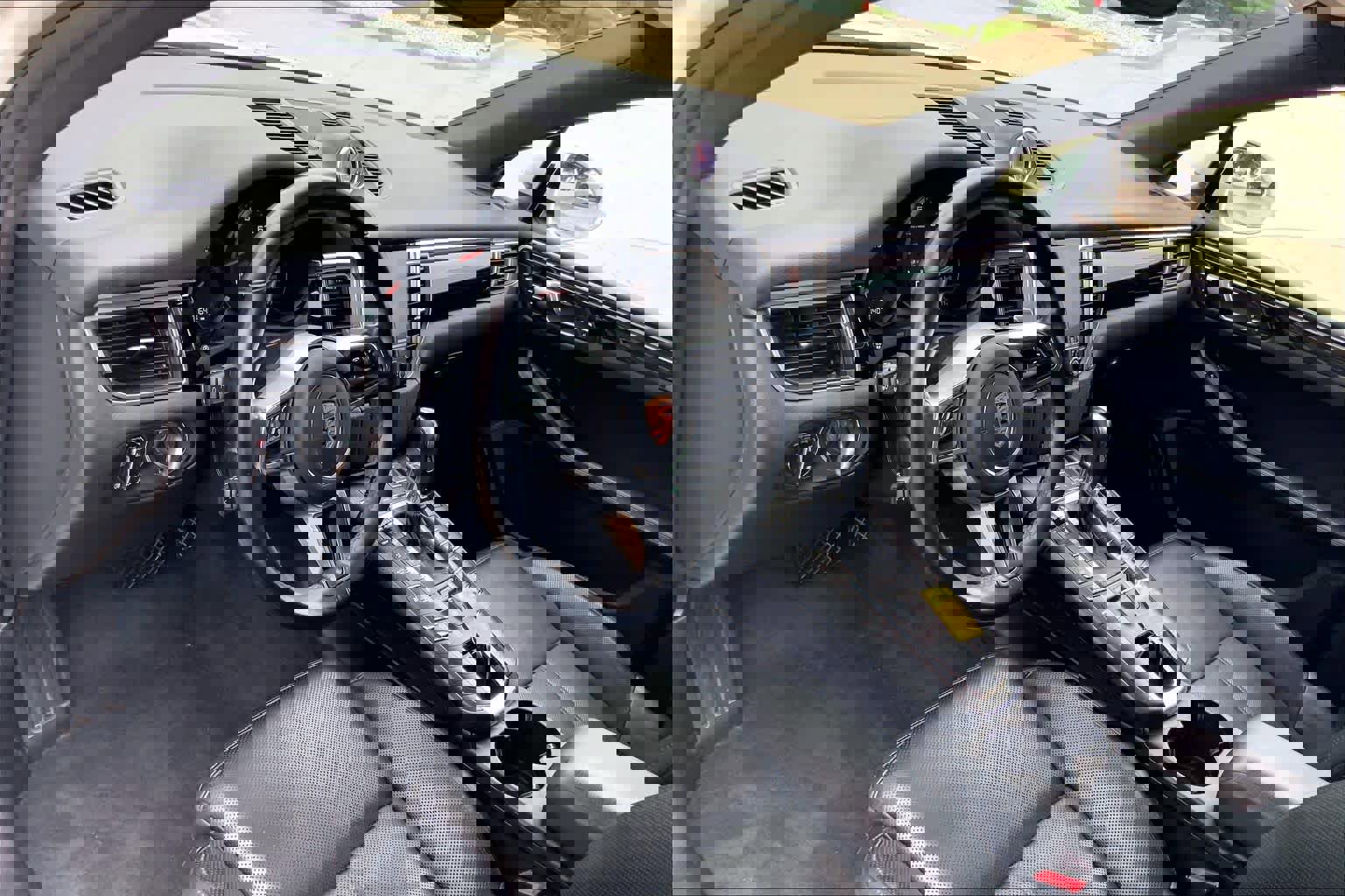 Used 2018 Porsche Macan AWD/4WD image 17