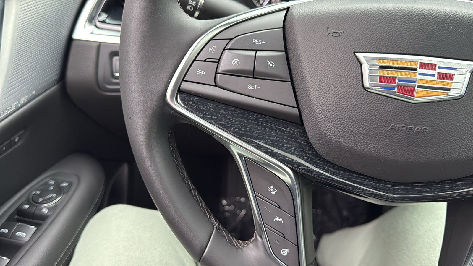 Certified 2025 Cadillac XT5 Premium Luxury image 16