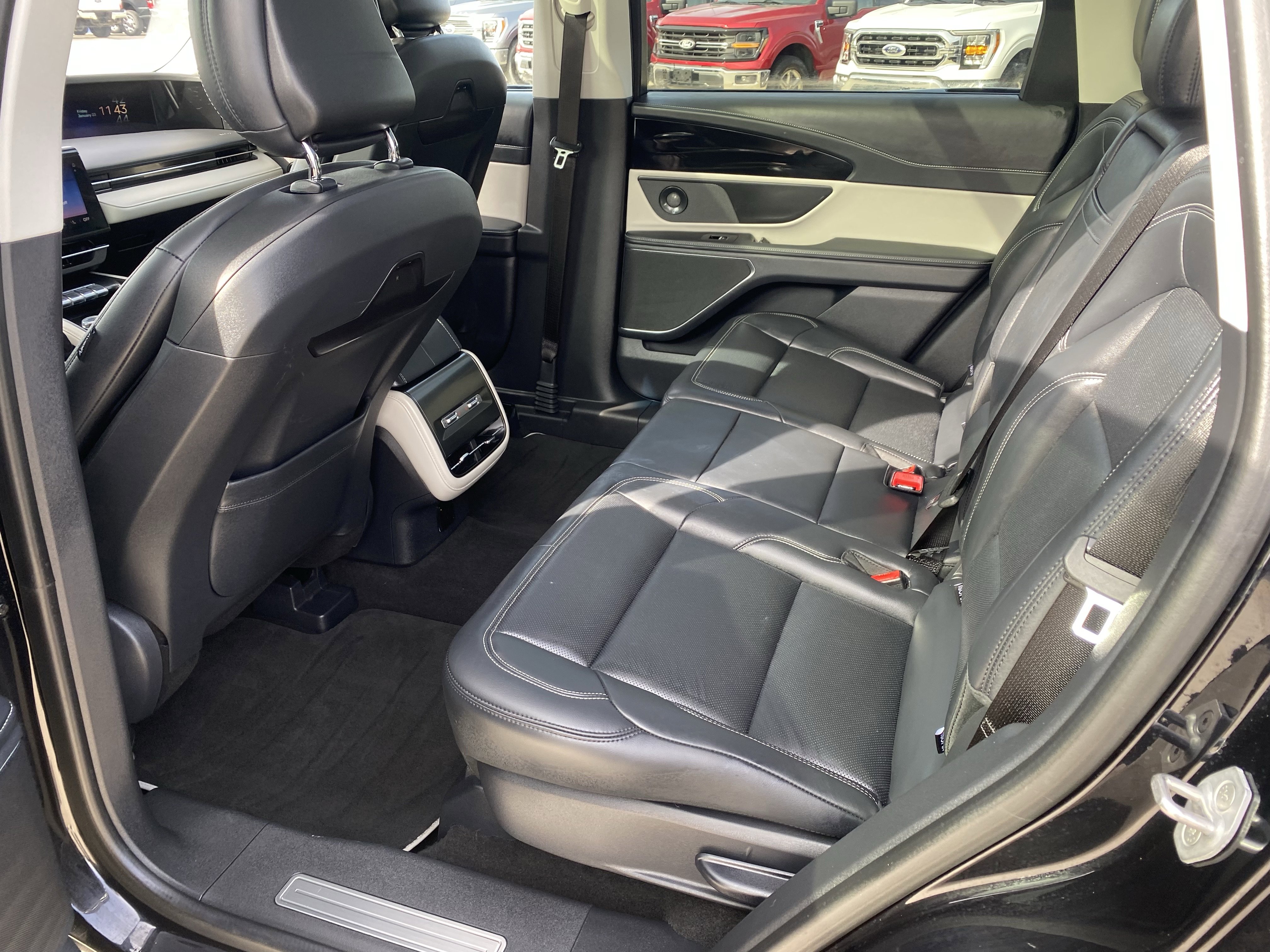 Used 2024 Lincoln Nautilus Premier w/ Equipment Group 102A AWD/4WD image 10