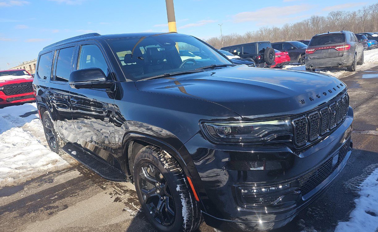 Used 2024 Jeep Wagoneer Series II w/ Convenience Group I image 2