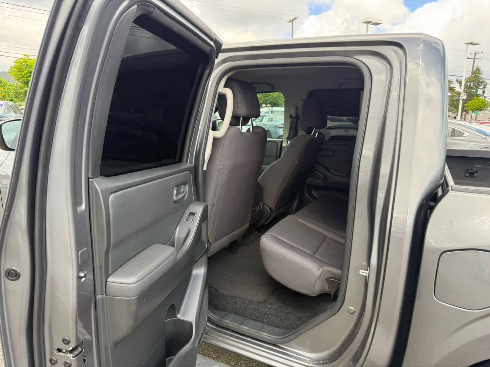 Used 2024 Nissan Frontier S w/ S Utility Package RWD image 9