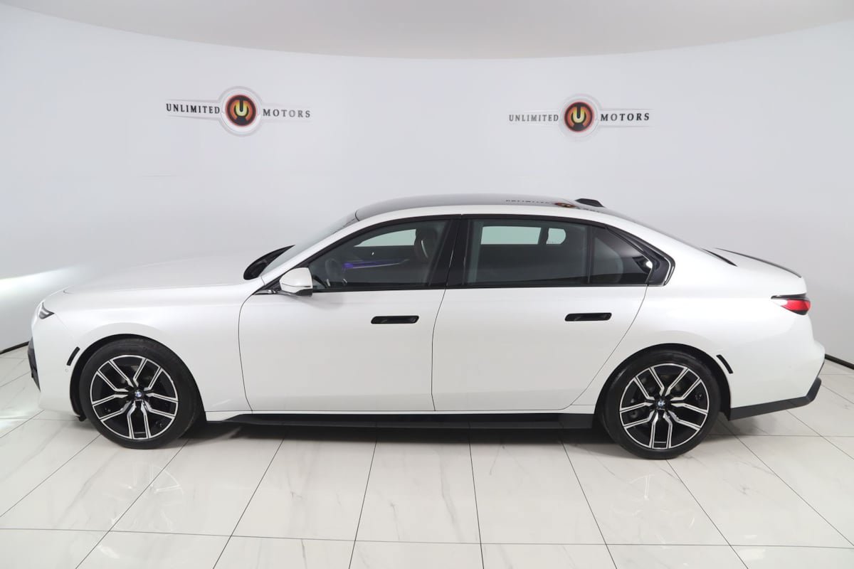 Used 2025 BMW 760i xDrive AWD/4WD image 37