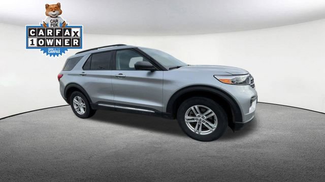 Used 2023 Ford Explorer XLT AWD/4WD image 2