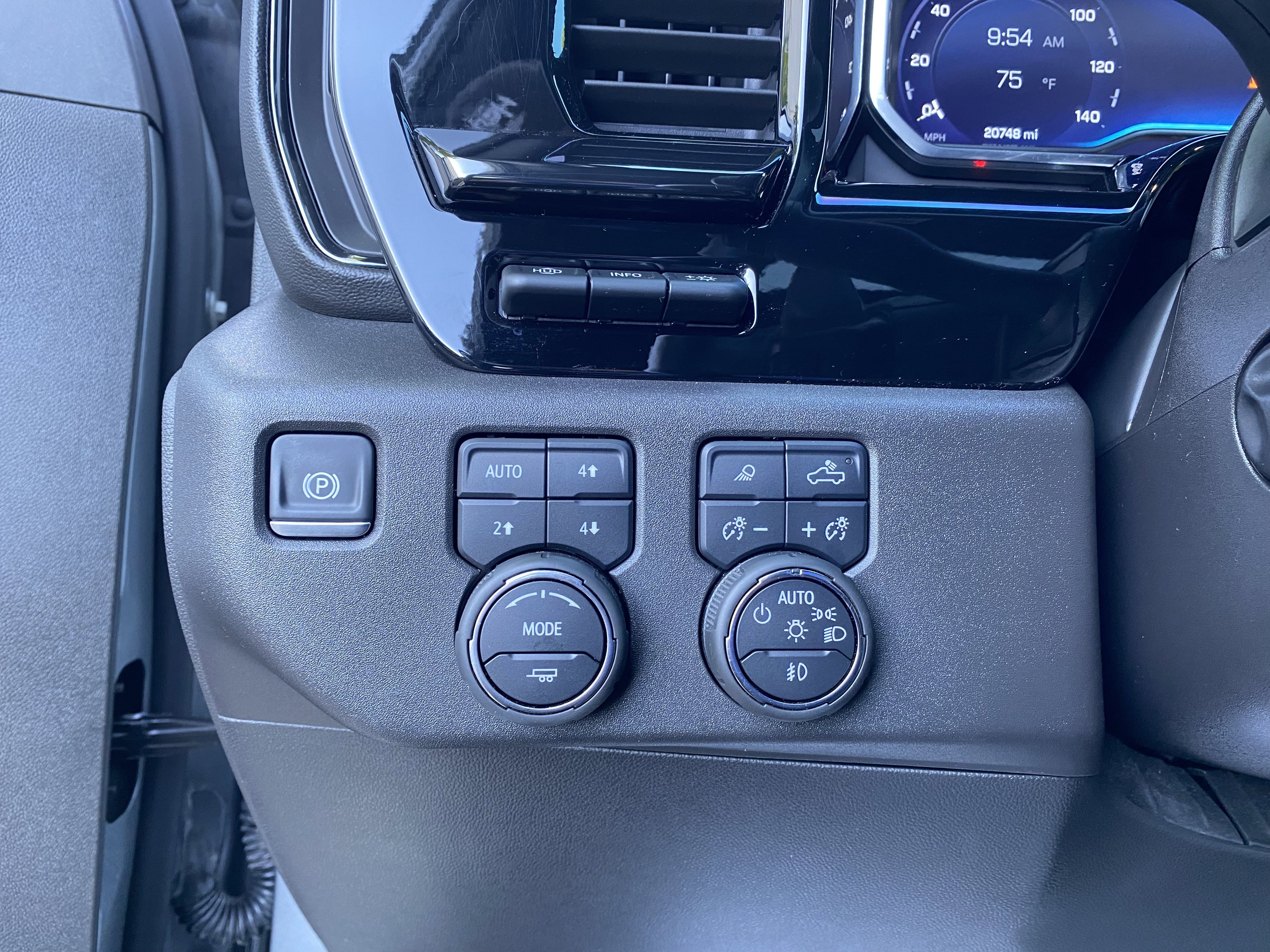 Used 2024 Chevrolet Silverado 1500 ZR2 w/ Technology Package AWD/4WD image 6