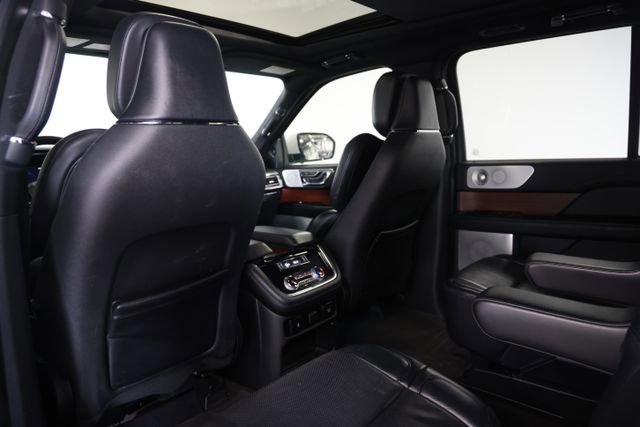 Used 2020 Lincoln Navigator Reserve w/ Equipment Group 208A Reserve AWD/4WD image 34