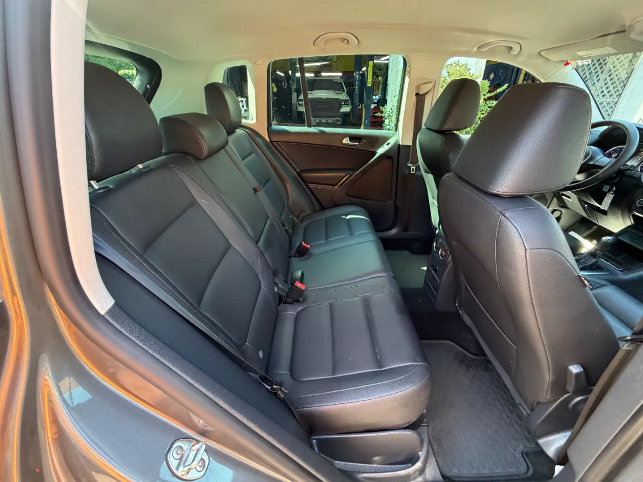Used 2012 Volkswagen Tiguan LE FWD image 30