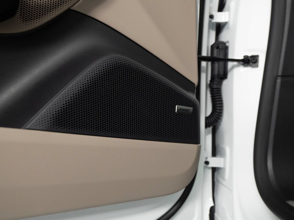 New 2026 Porsche Macan 4 Electric AWD/4WD image 21