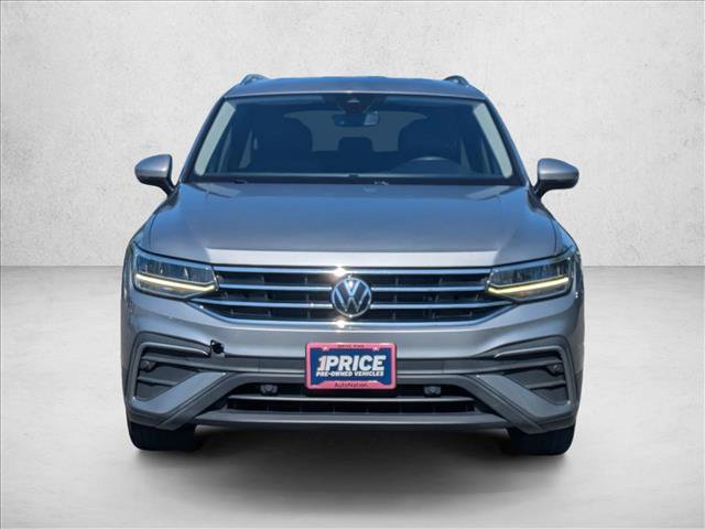 Used 2023 Volkswagen Tiguan SE FWD image 2