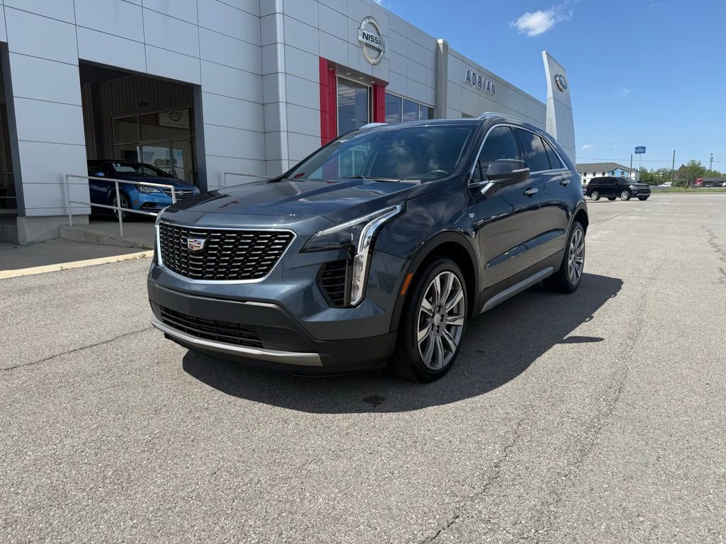 Used 2021 Cadillac XT4 Premium Luxury image 3