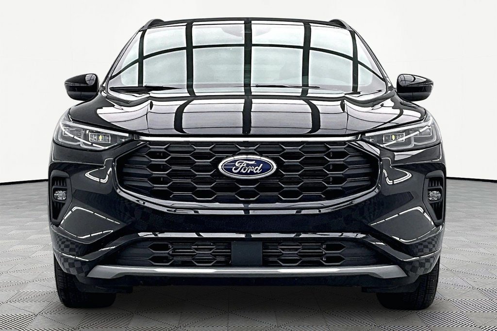 Certified 2025 Ford Escape ST-Line Elite AWD/4WD image 3