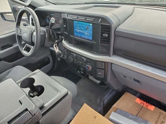 New 2023 Ford F550 4x4 Regular Cab Super Duty image 13