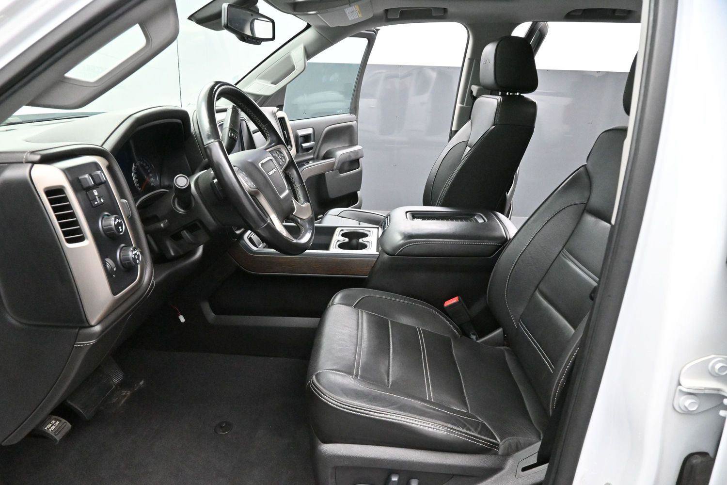 Used 2019 GMC Sierra 2500 Denali w/ Duramax Plus Package AWD/4WD image 12