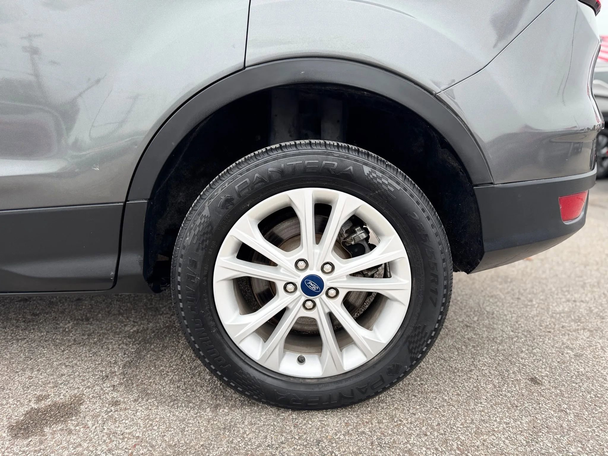 Used 2019 Ford Escape SE image 33