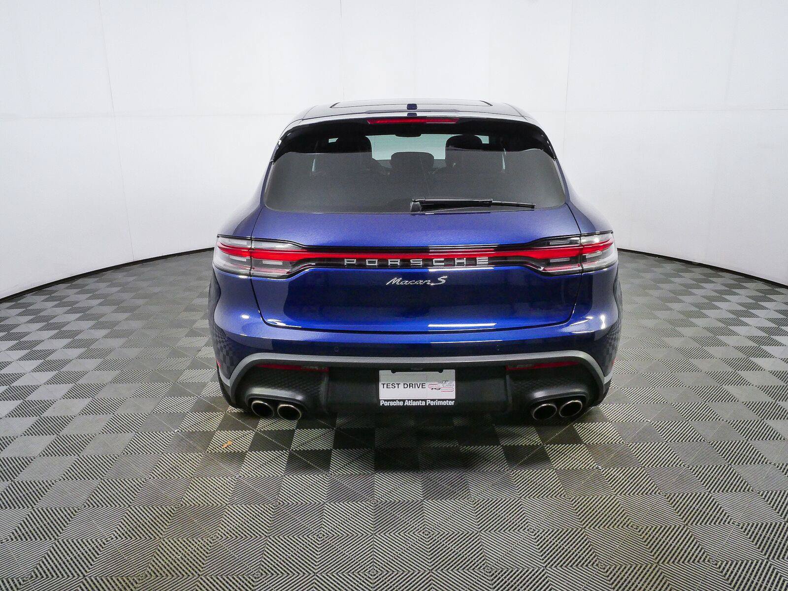 Certified 2023 Porsche Macan S AWD/4WD image 31