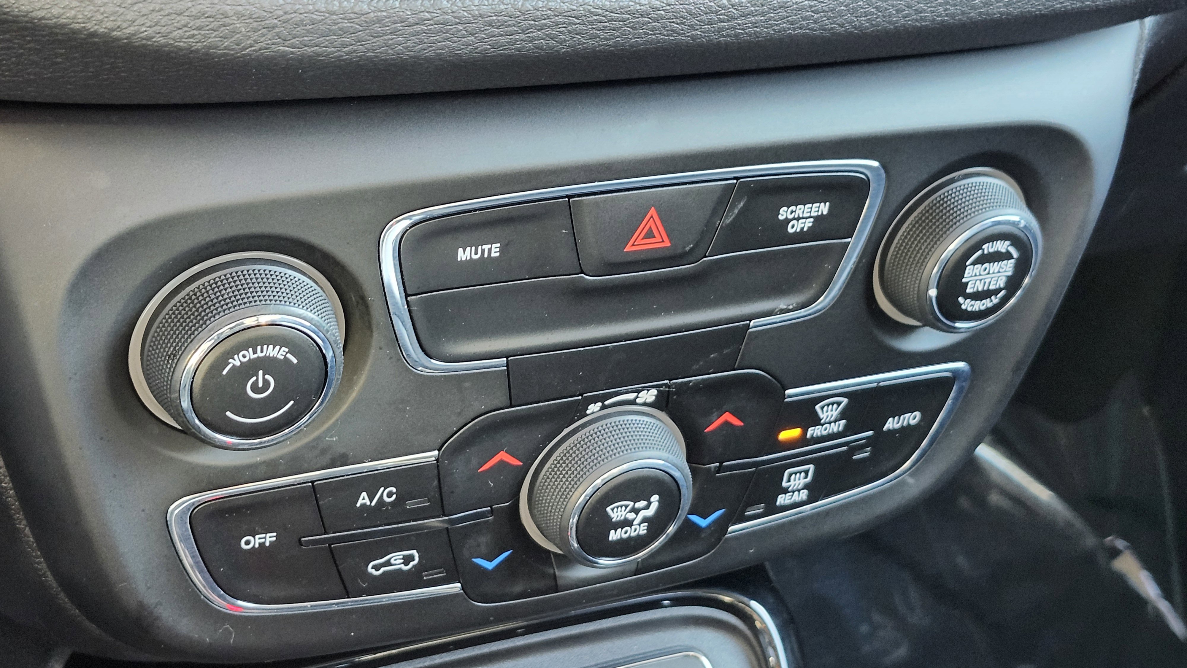 Used 2020 Jeep Compass Limited image 28