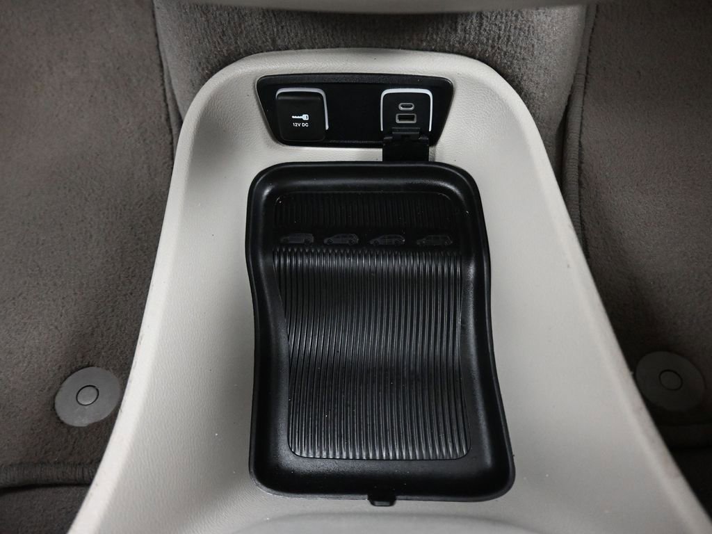 Used 2021 Chrysler Pacifica Touring-L image 32