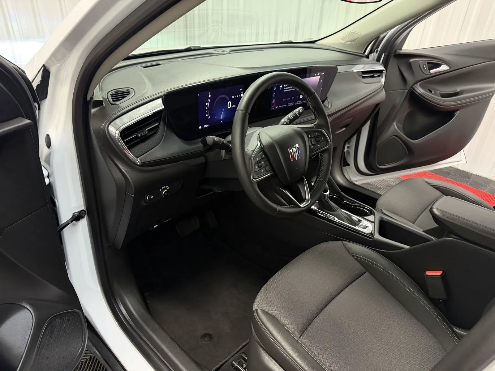 Used 2025 Buick Encore GX Preferred image 38