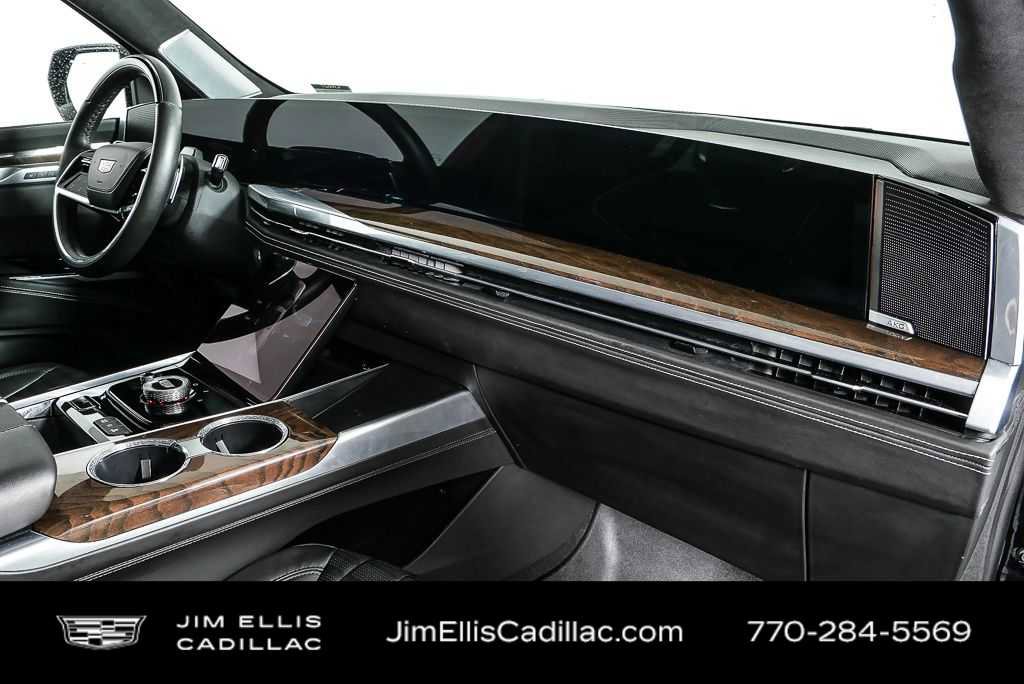 Used 2025 Cadillac Escalade Sport Platinum AWD/4WD image 24
