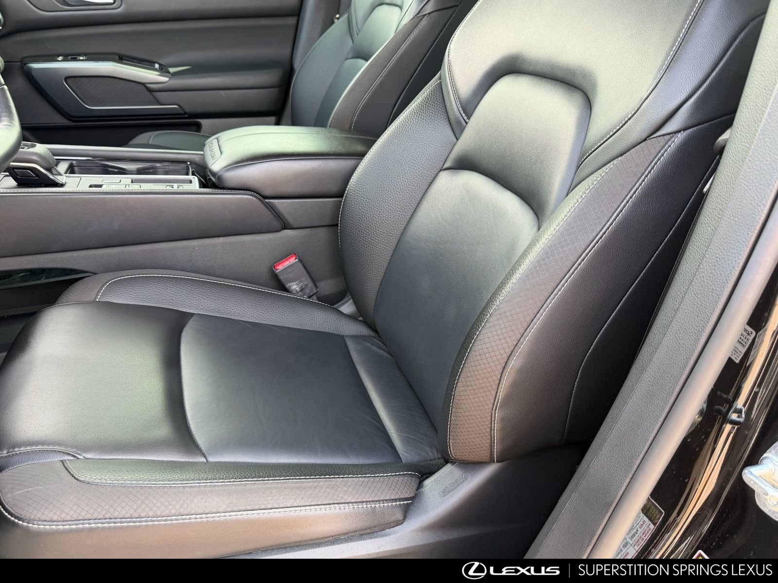 Used 2024 Nissan Pathfinder SL w/ SL Premium Package FWD image 23