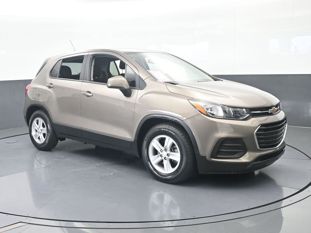 Used 2021 Chevrolet Trax LS w/ Tint and Cruise Package FWD image 8