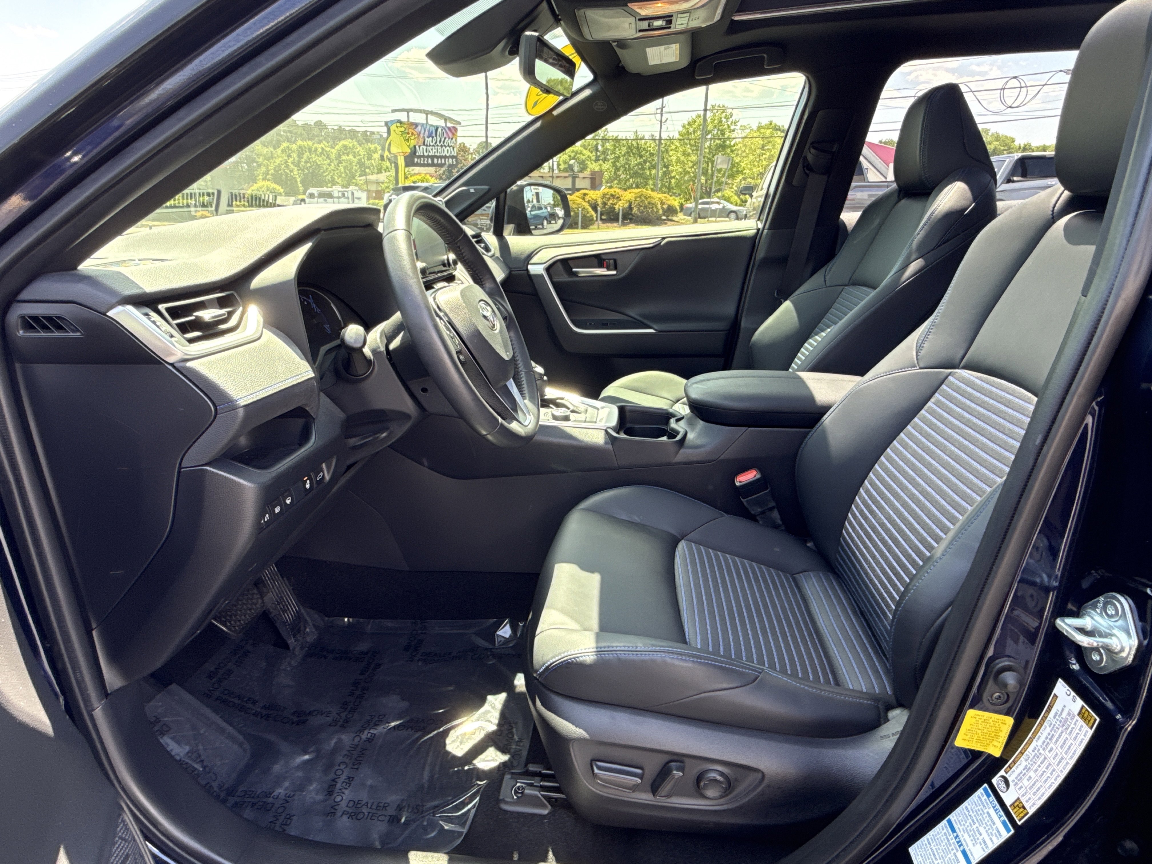 Used 2020 Toyota RAV4 XSE AWD/4WD image 16
