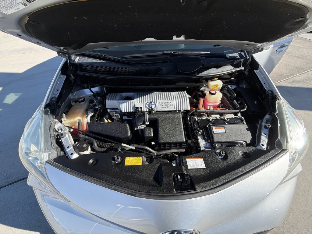 Used 2015 Toyota Prius V Four FWD image 33