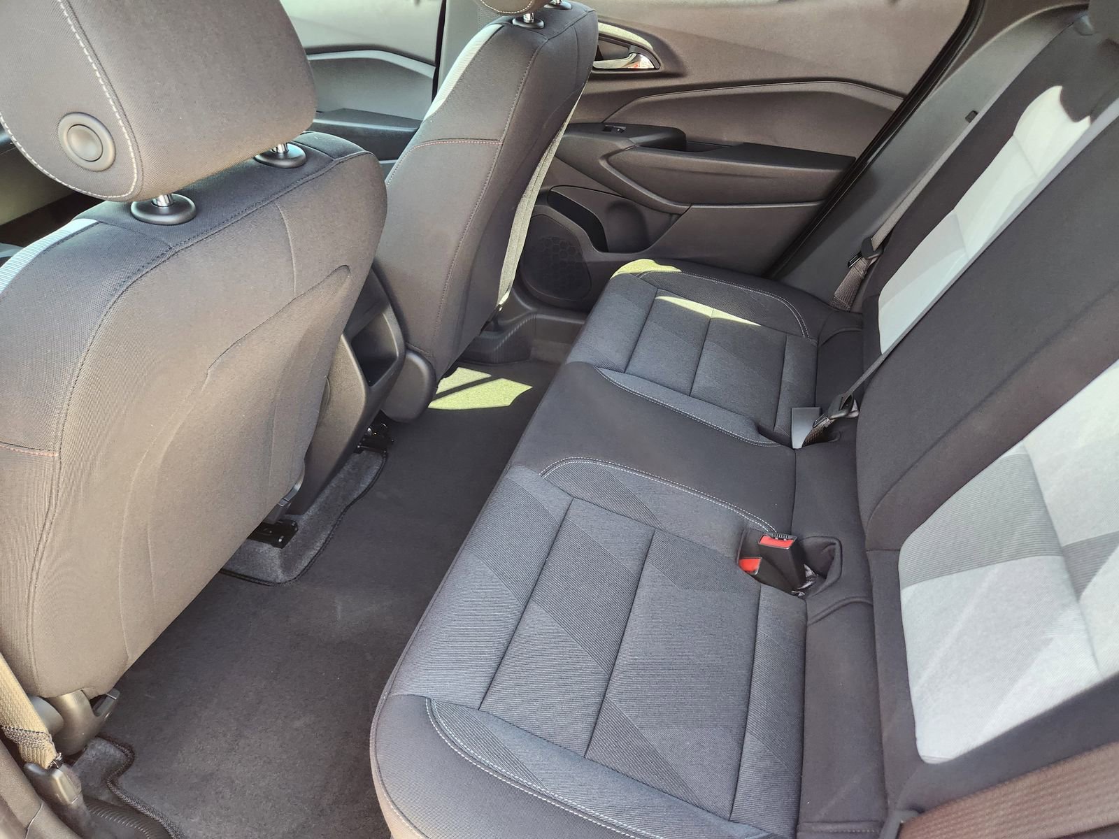 New 2026 Chevrolet Trax RS w/ Sunroof Package image 24