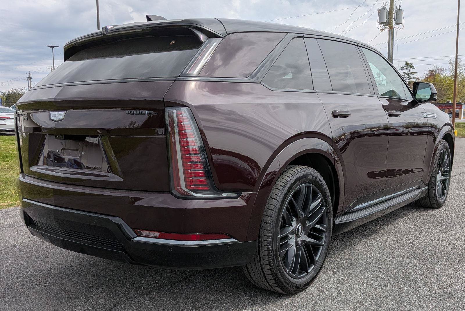 Used 2026 Cadillac Escalade IQ Sport 1 w/ LPO, ONYX Package AWD/4WD image 8